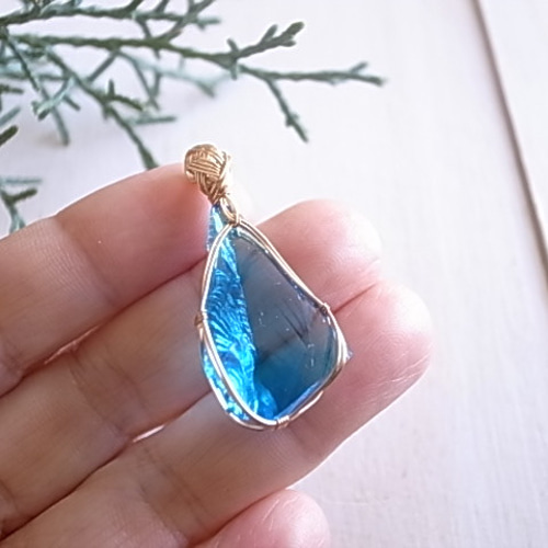 アンダラクリスタル エレクトリックブルー ペンダントトップ 14kgf