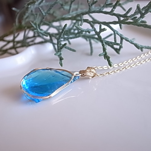 アンダラクリスタル エレクトリックブルー ペンダントトップ 14kgf