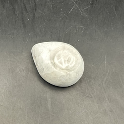 国産天然石 新潟産水晶手彫り 豚さんの石笛 彫刻 ケンちゃんの天然石