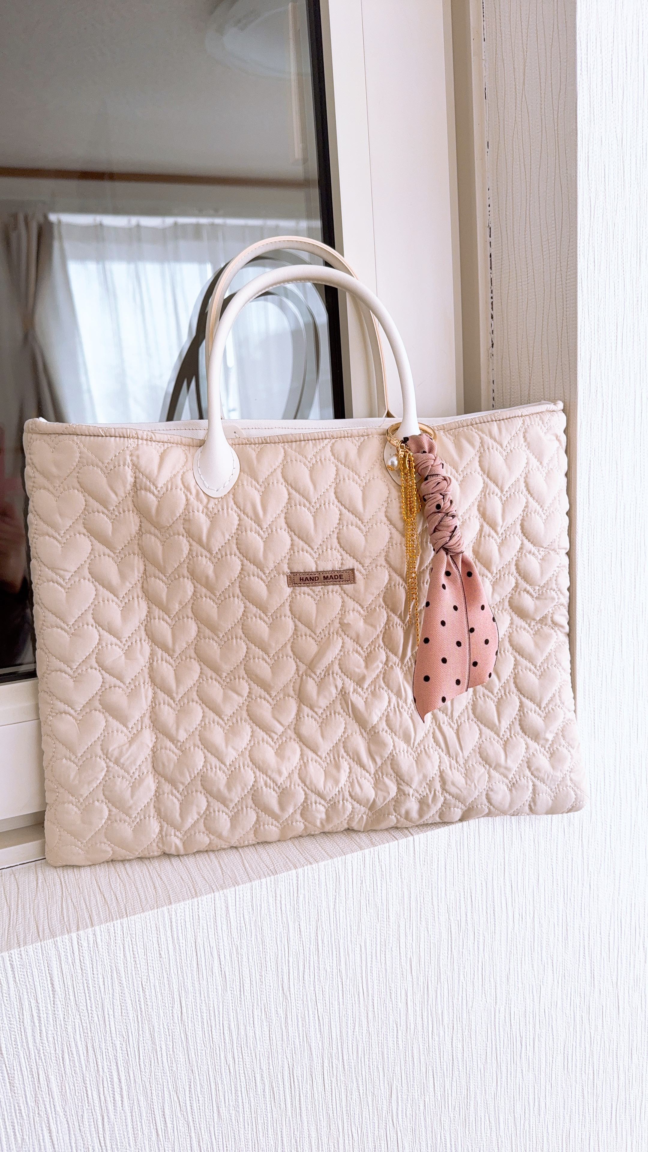 大人可愛いハートキルティング生地のトートバッグとポーチのセットです(バッグチャーム付きです)