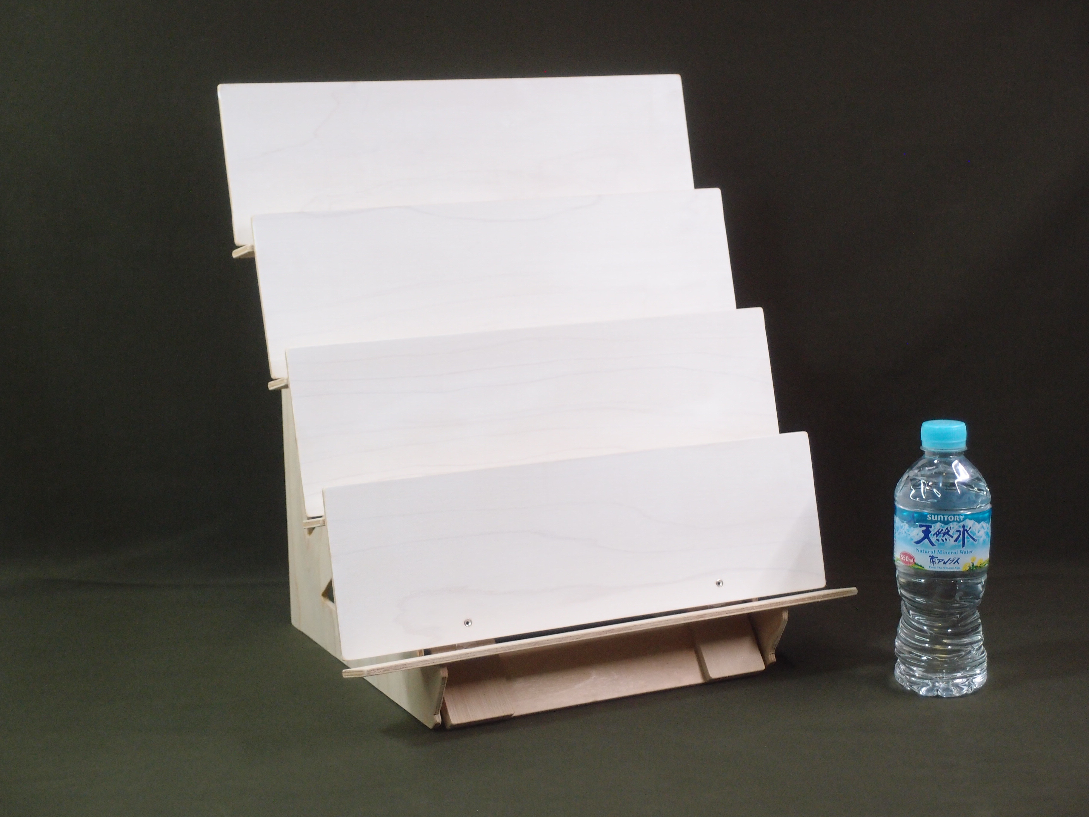 ガッチリめ折りたたみ什器　ナナメ棚４段（納期：30日以内）