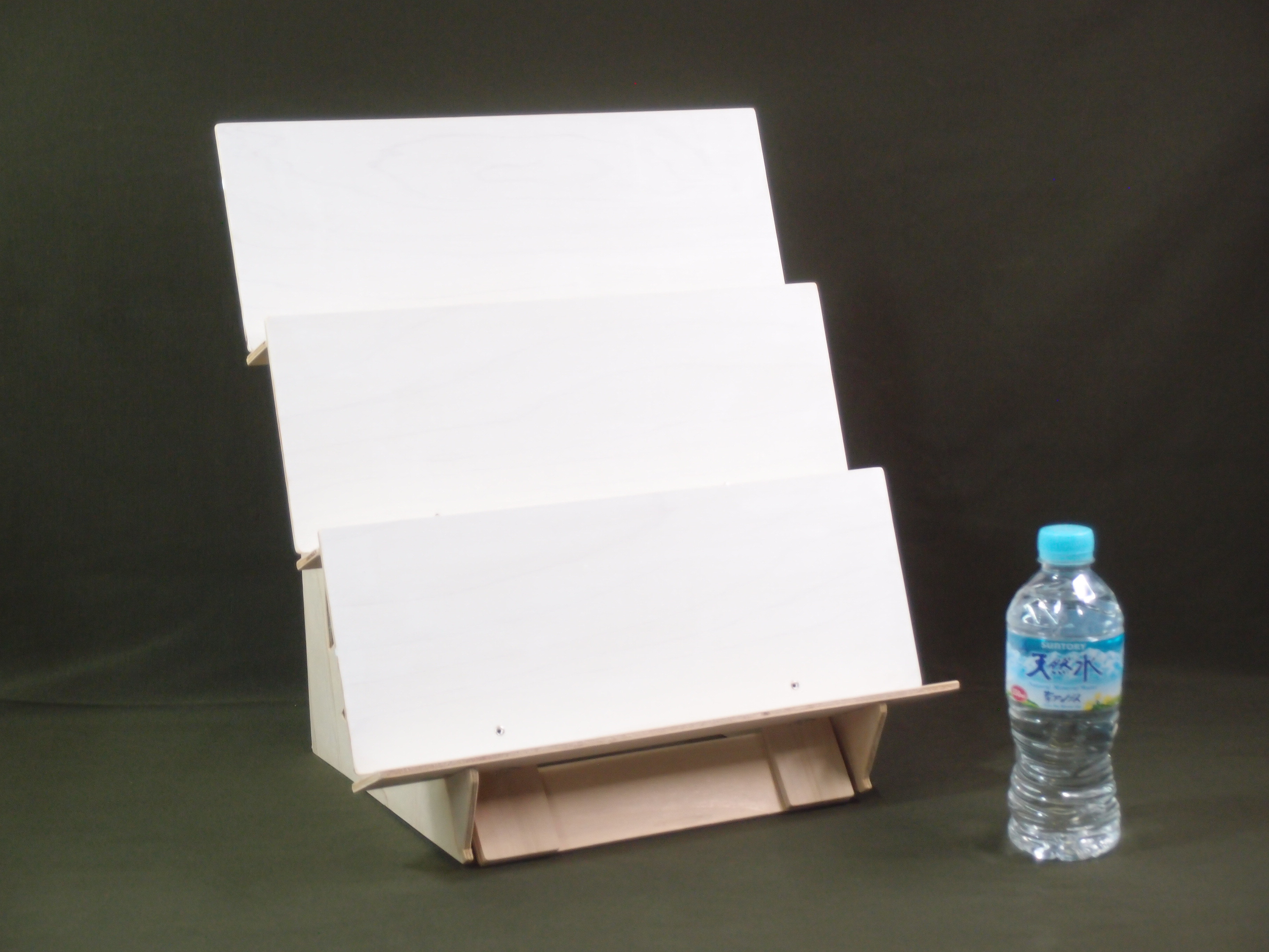 ガッチリめ折りたたみ什器　ナナメ棚３段（納期：30日以内）