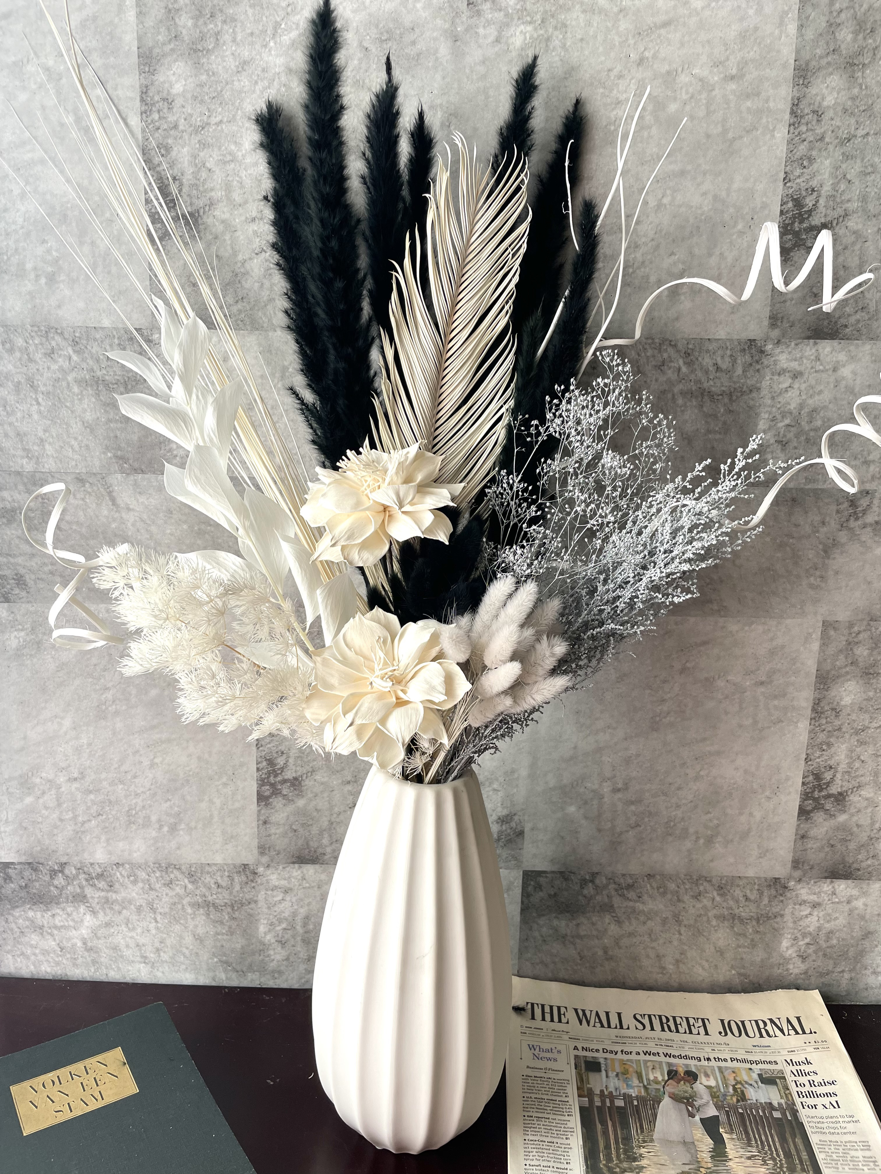 モノトーンのドライフラワー モダンシックなインテリア グレーそのまま飾るだけ ホテルライク インテリア  お祝い 開店祝