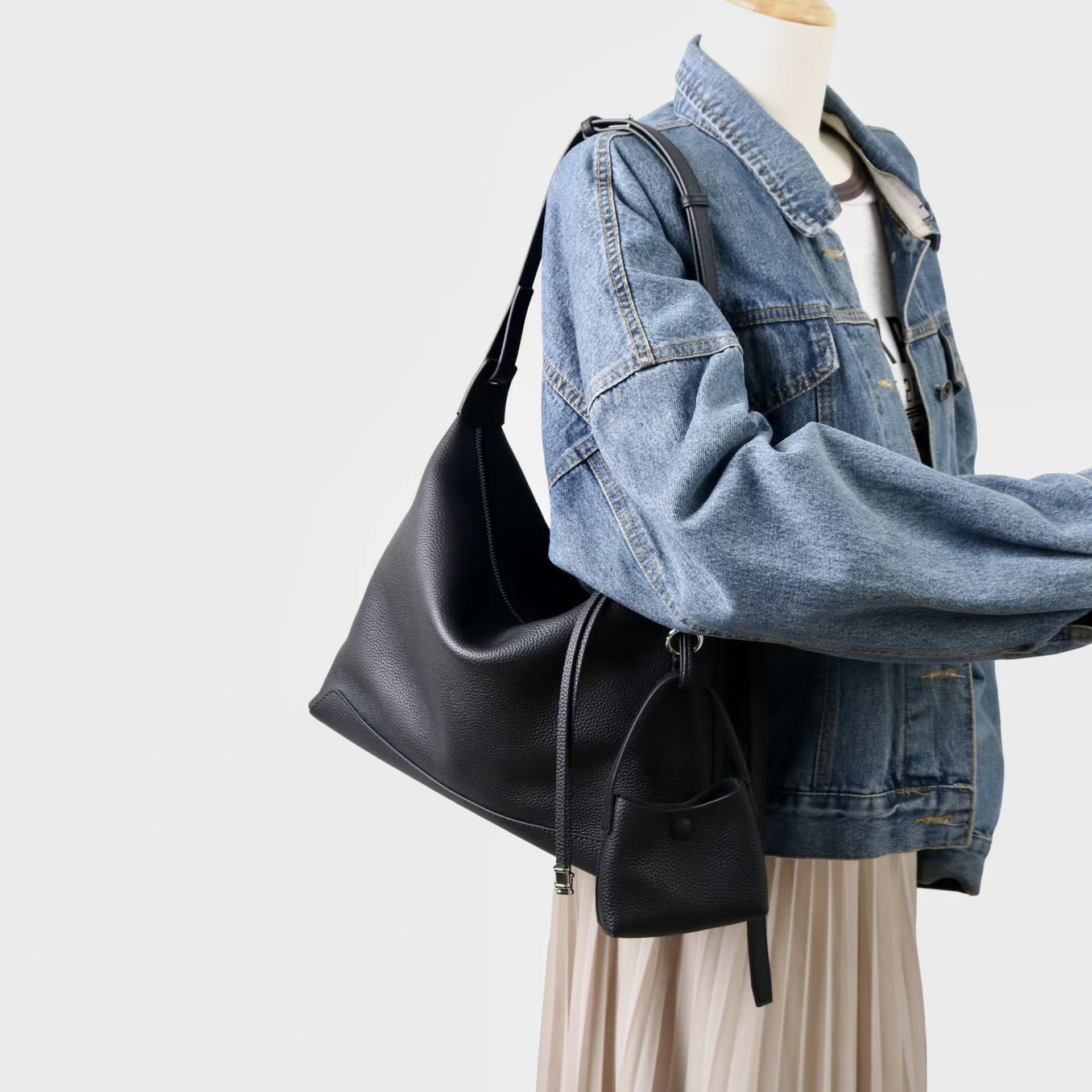 上質レザーのポーチ付きトートバッグ｜大容量・やわらかレザー・大人のデイリーバッグ