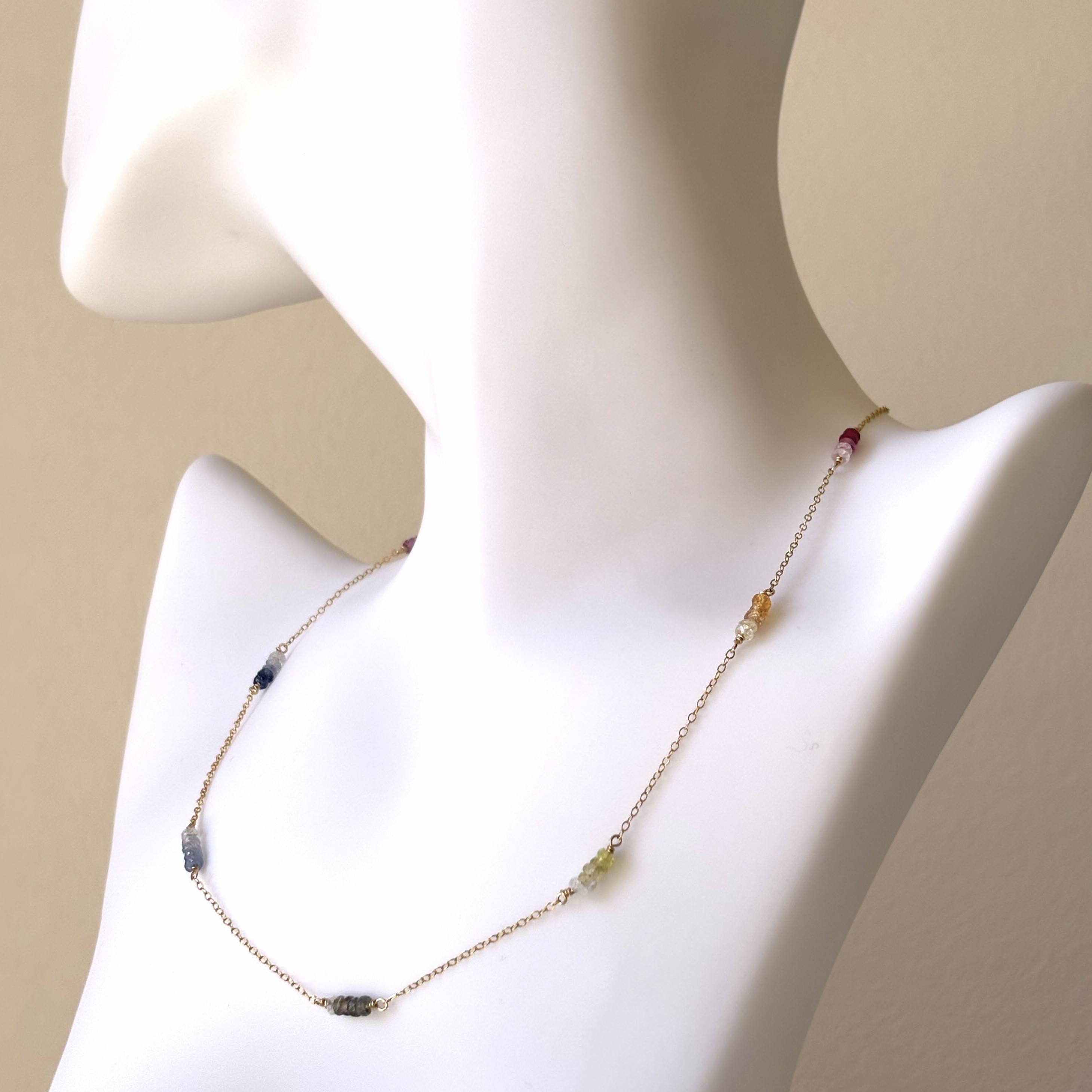 14KGF　天然石　7色サファイアのステーションネックレス　スライドアジャスター付