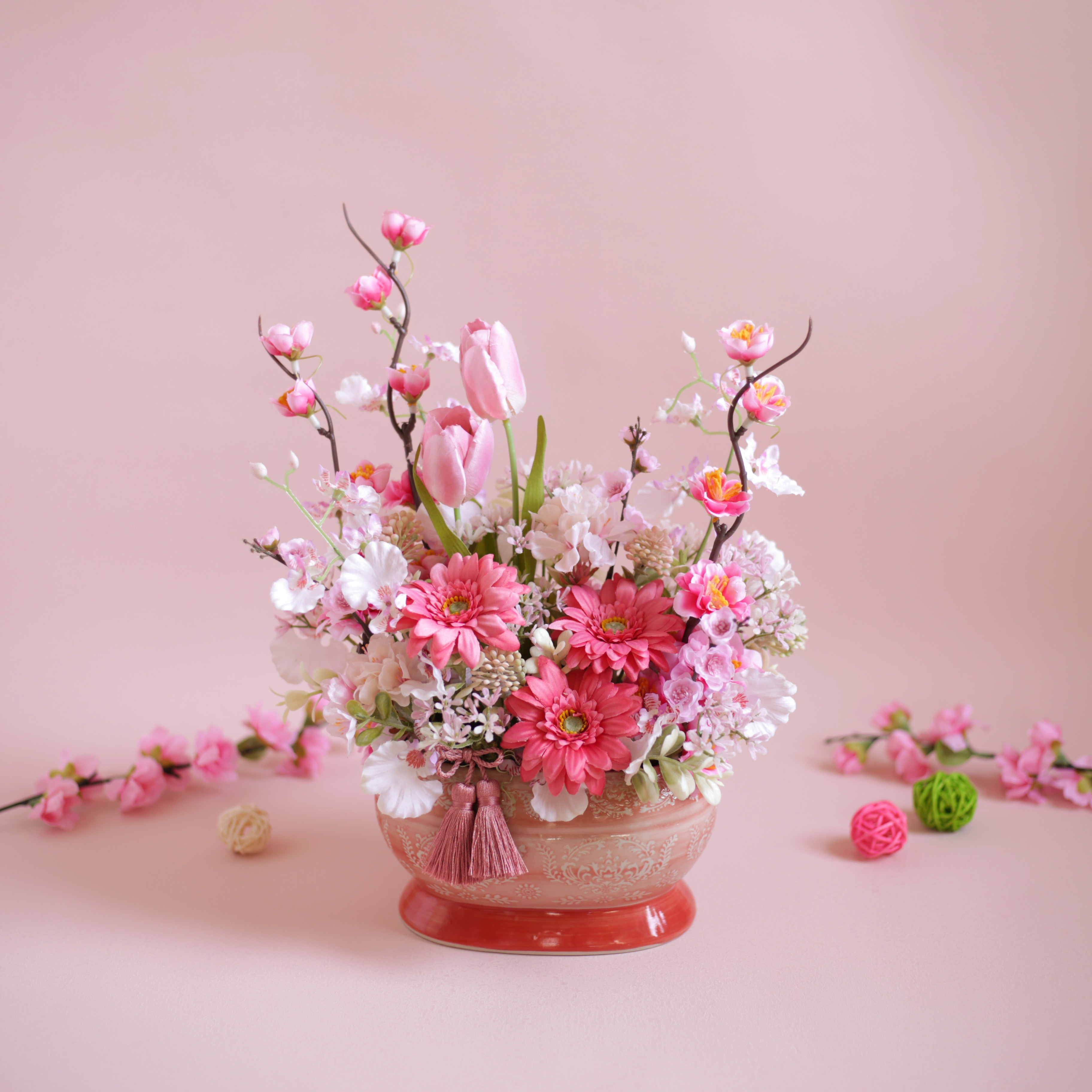 ひな祭りの華やかな和モダンアレンジ 桃の節句 お水不要のアーティフィシャルフラワー