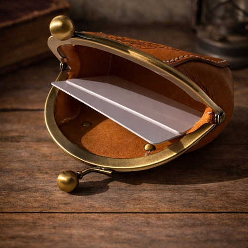 本革 がま口コインケース｜牡丹の手彫り｜紅色｜カード収納可 小銭入れ