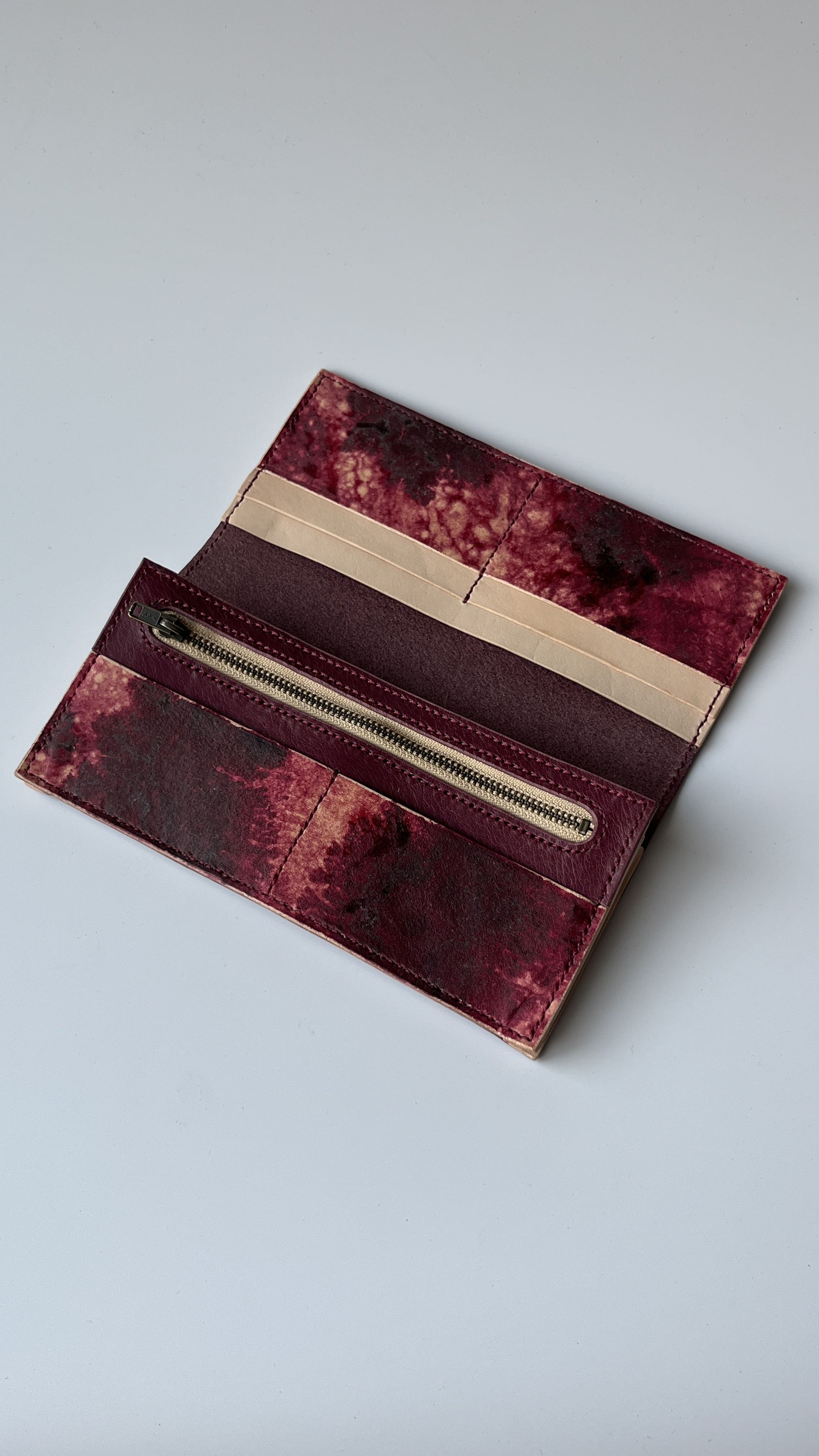 えんじ染め長財布　本革　レザー　二つ折り　男女兼用　入学祝　就職祝　ビジネス　コンパクト　スリム　革財布　ロング