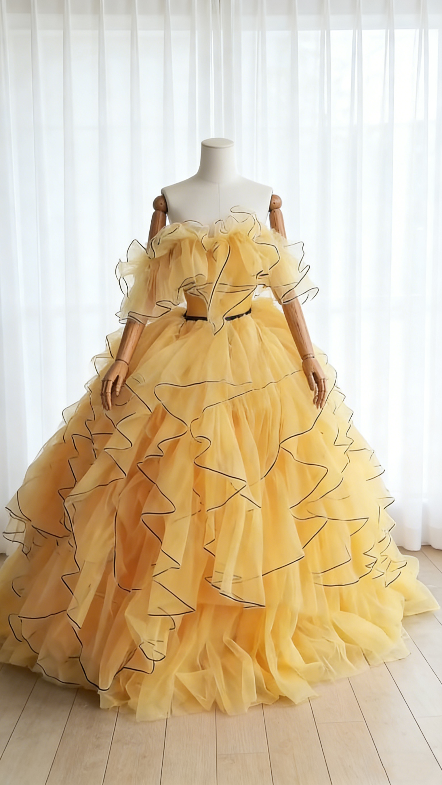 送料無料！カラードレス イエロー プリンセスライン オフショルダー ラッフルフリル アシンメトリードレス ブライダル