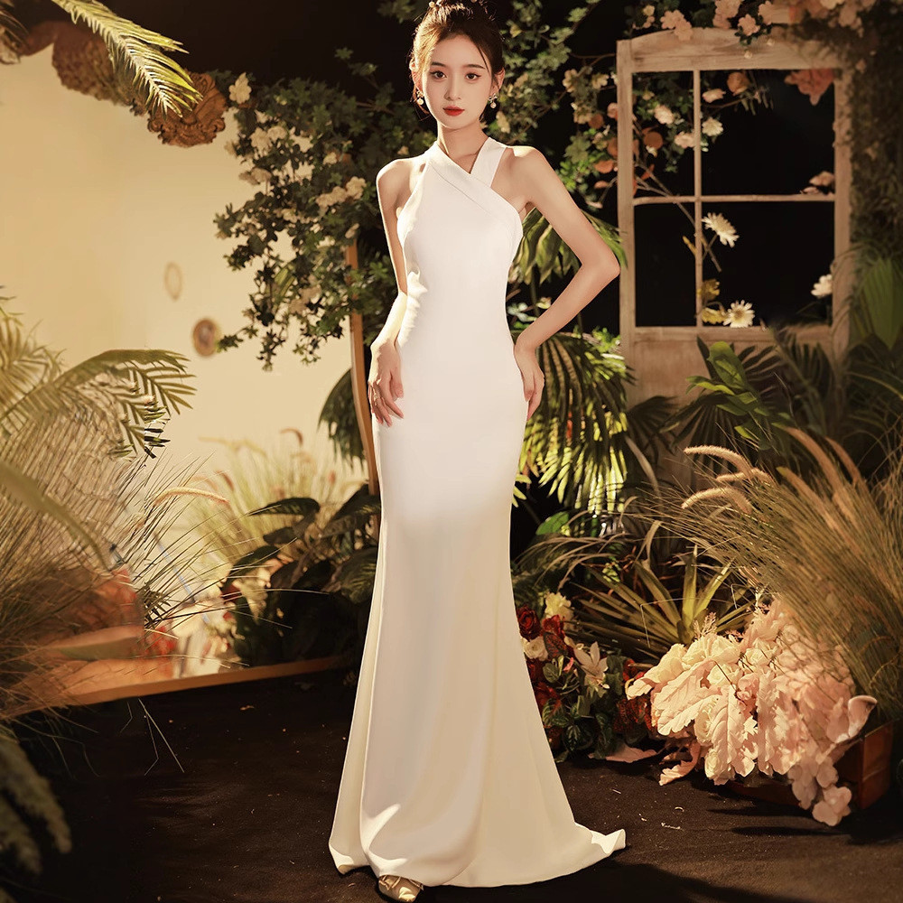 高級感 白 黒 サテン 裾引き スリム ウェディングドレス シンプル 韓国風 花嫁 披露宴 二次会 前撮り HL1416