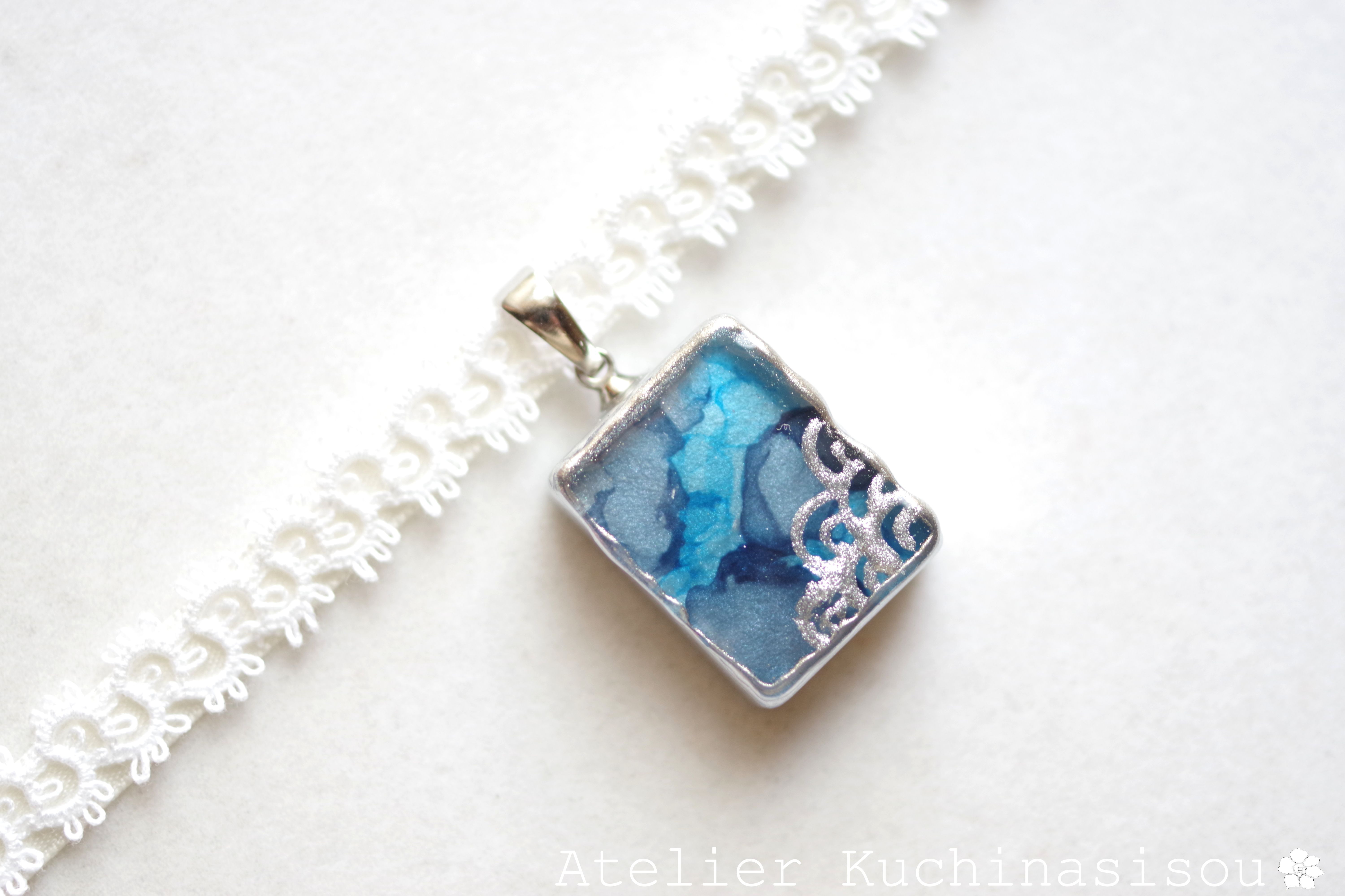 【受注製作】レジンアート　長方形モチーフとタティングレースとサテンリボンのチョーカー〈深夜の旅〉