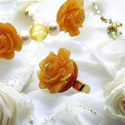 《シトリン・ローズ》希望の光を運ぶくすみイエロー薔薇と天然石パールブレスレット＆ブローチorアンブレラマーカーセット 8枚目の画像