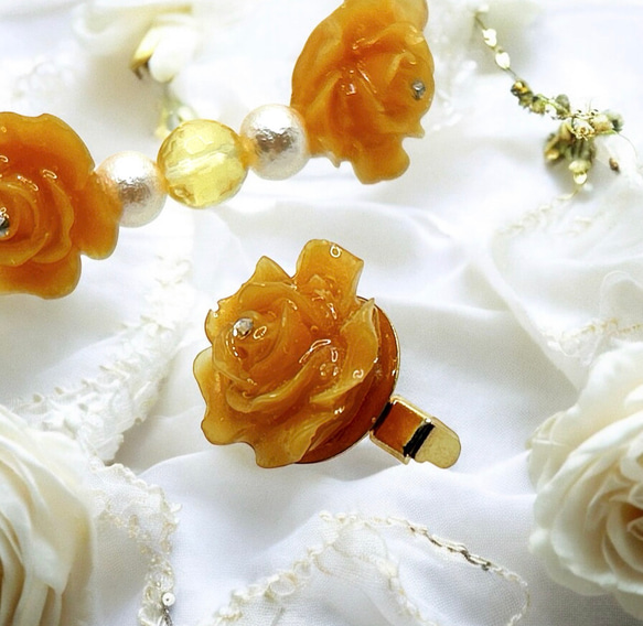《シトリン・ローズ》希望の光を運ぶくすみイエロー薔薇と天然石パールブレスレット＆ブローチorアンブレラマーカーセット 8枚目の画像