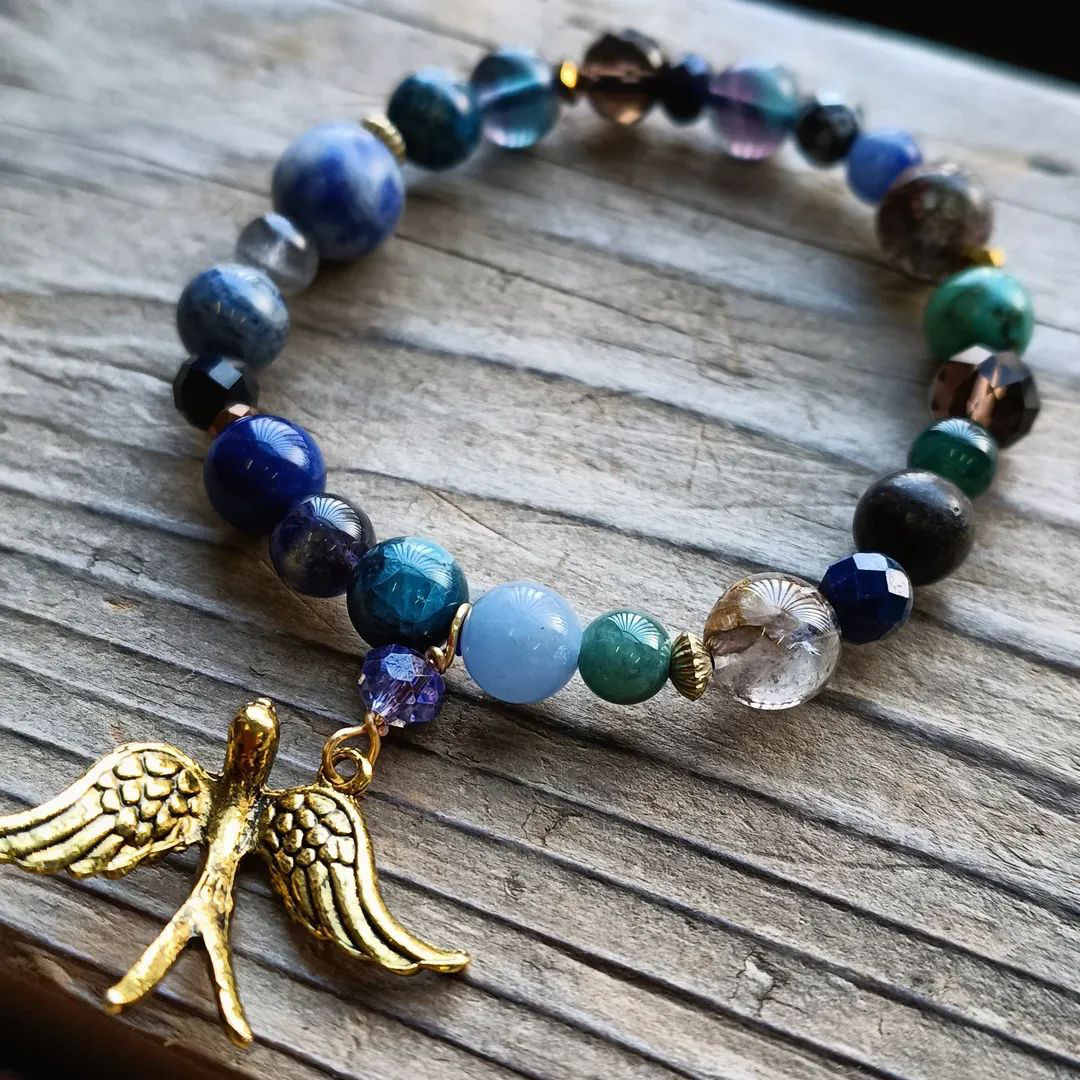 ■愛する青の石のブレスレット⁡（小鳥のチャーム付き） ⁡9500円（送料無料）⁡ ⁡11-6mm⁡