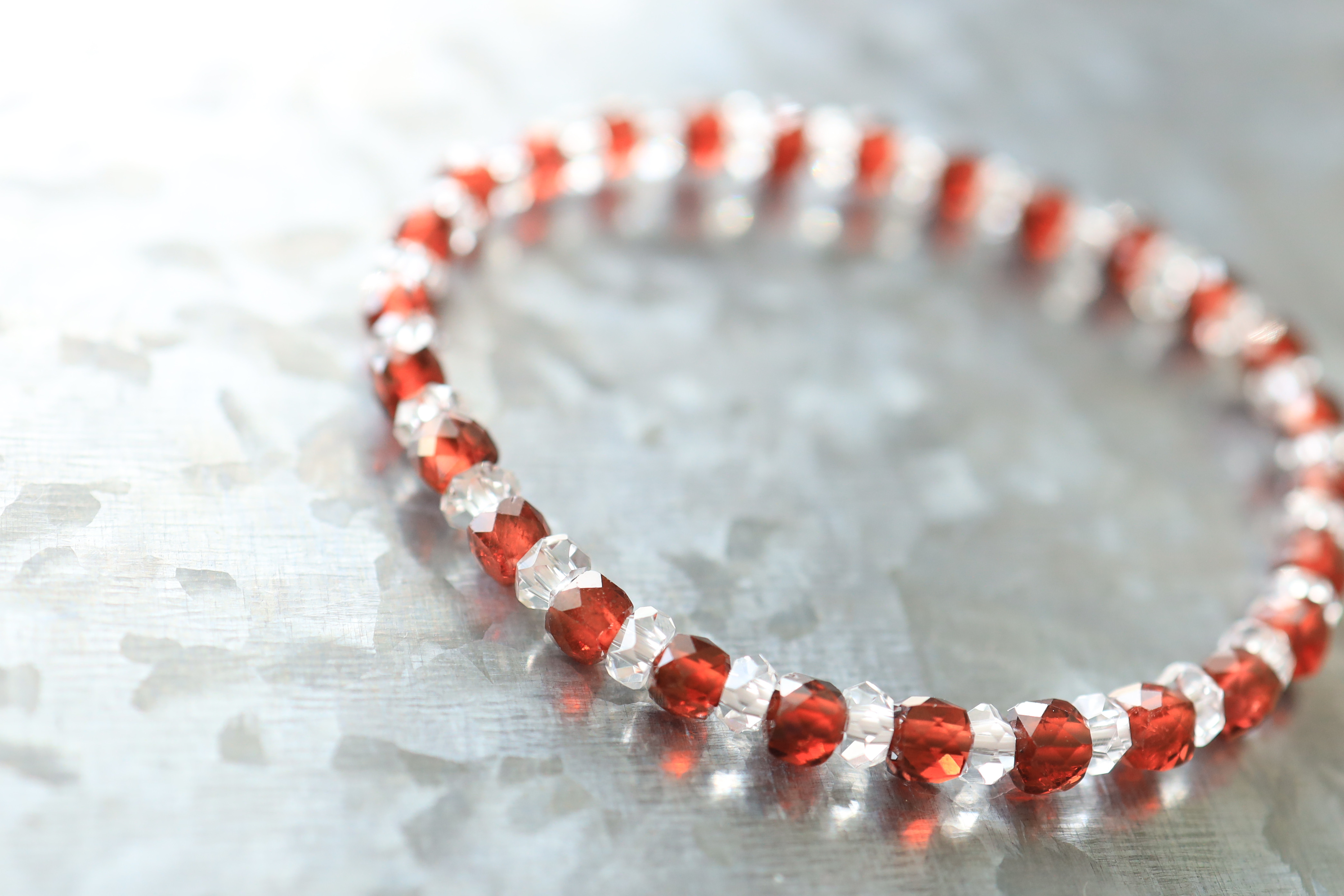 …☆プレミアムブレス☆…☆タンザニア産・シャンパンガーネット：4.5×4.5ミリ（キューブラウンドカット）☆…