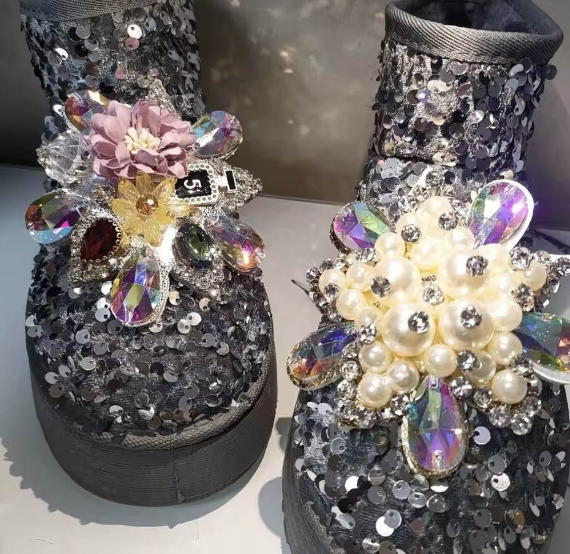 ちょっとワクワク【履くアート】 キラキラ靴 大人可愛い ビジュー シューズ ＃ 夢かわ