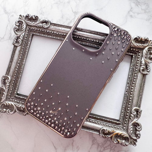 iPhone15proスモーキーブラウン スワロフスキー デコレーション iPhone