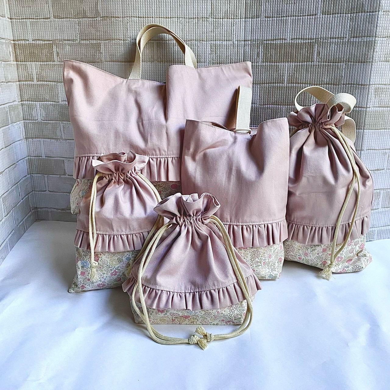 【送料無料】入園入学2026 5点セット〔くすみピンク×花柄〕レッスンバッグ　シューズケース　体操服袋　給食袋　お弁当袋