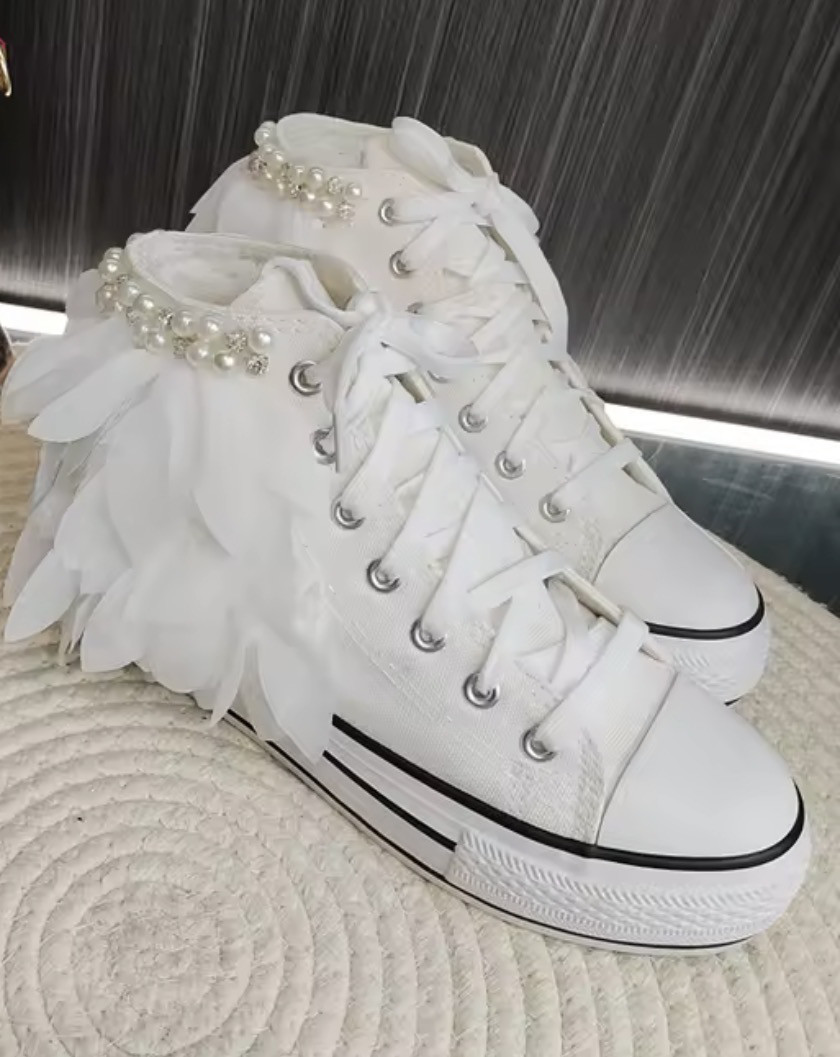 ちょっとワクワク【履くアート】 キラキラ靴 大人可愛い ビジュー 天使 シューズ ＃ 天使