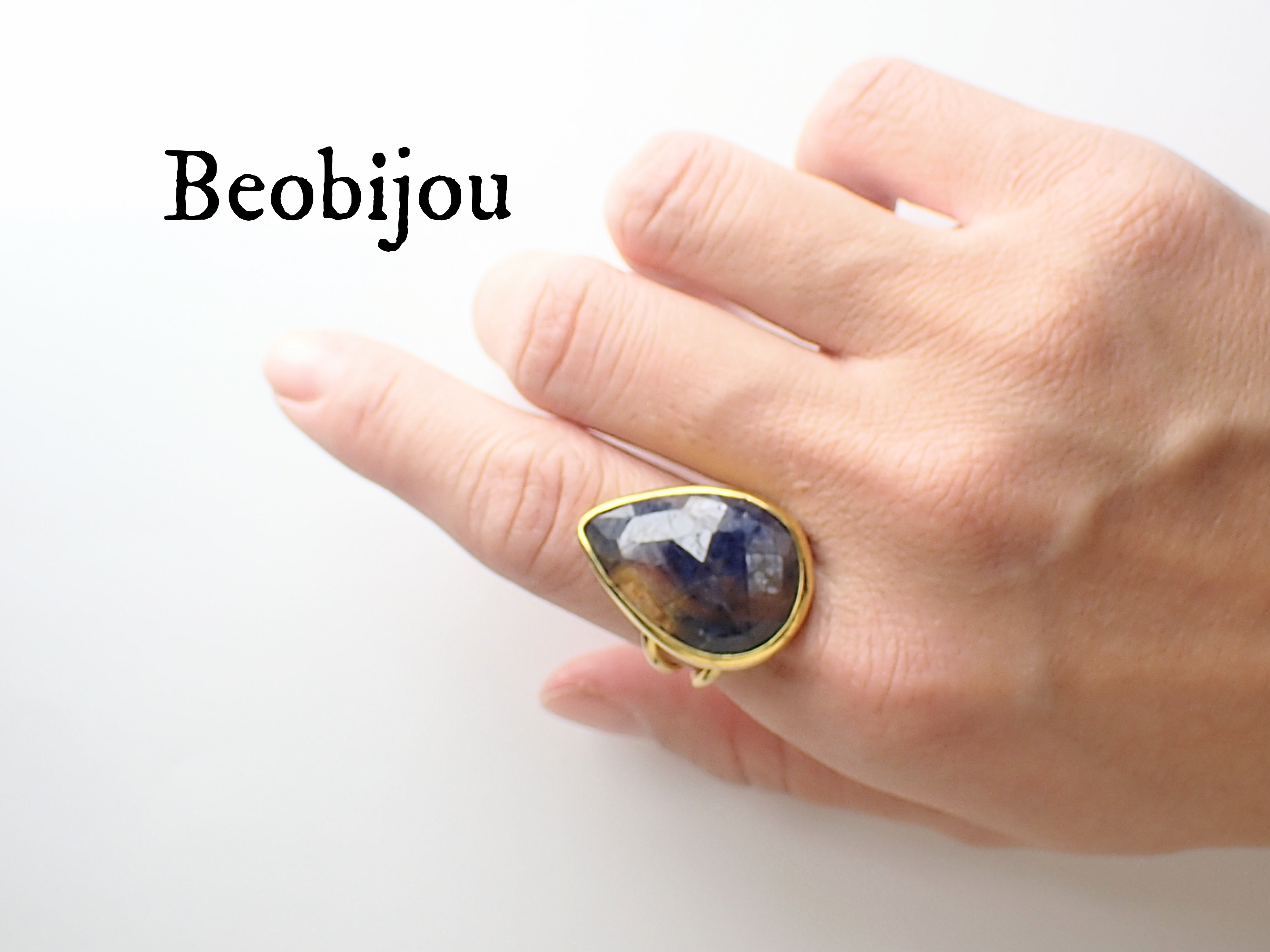 最新作★希少「バイカラーサファイア」の世界でひとつのひとめぼれリング