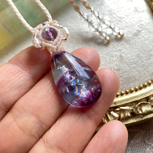 虹入り⭐︎レインボーフローライト（ミニサイズ） マクラメネックレス