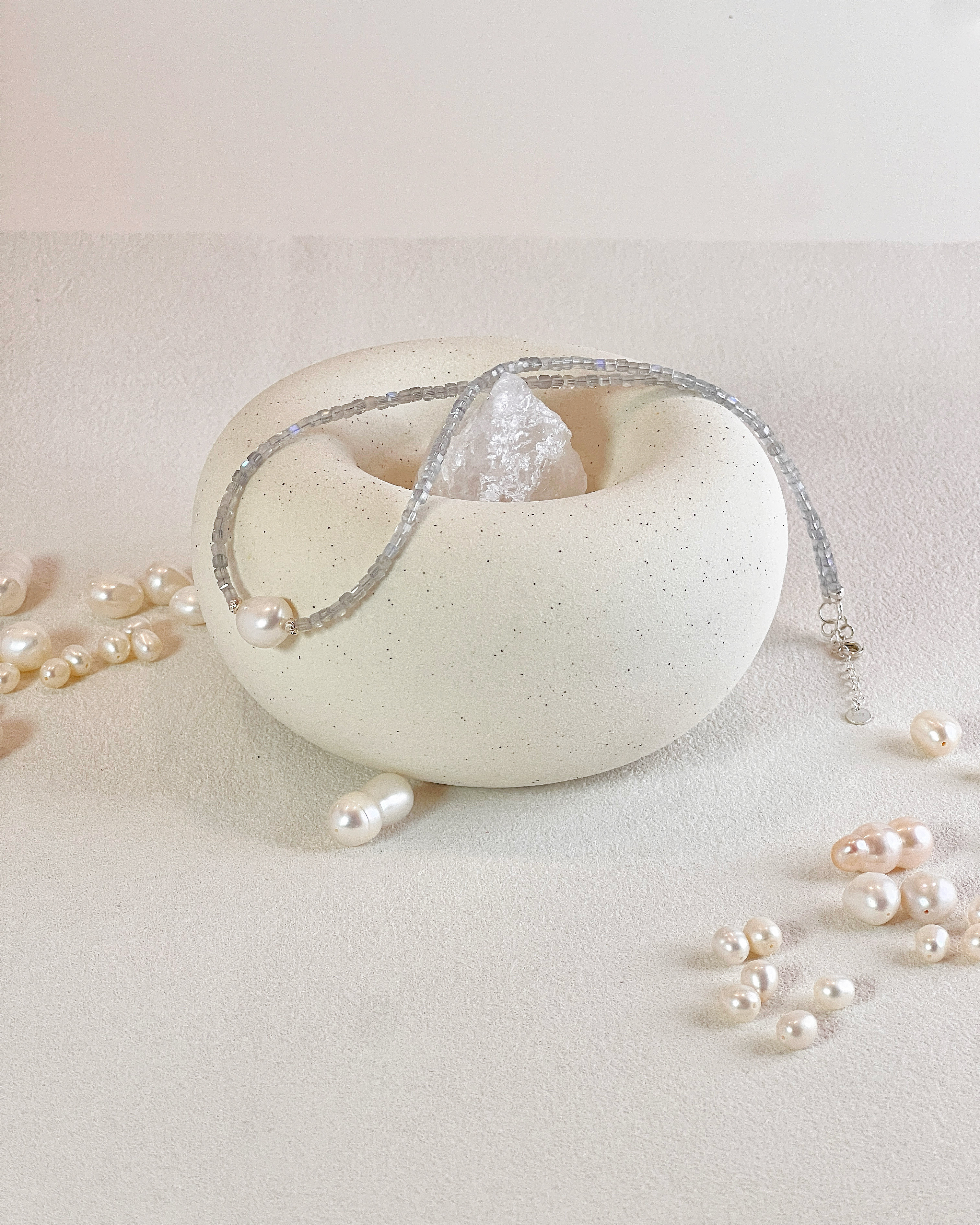 マカロンCollection ムーンストーン天然石ネックレスバロックパールチャーム付き(受注製作)