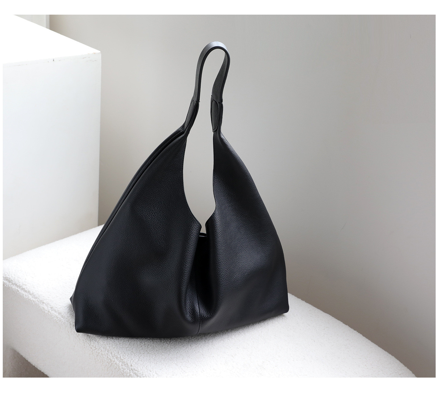 上質な本革｜やわらかく身体に馴染む シンプルレザートートバッグ