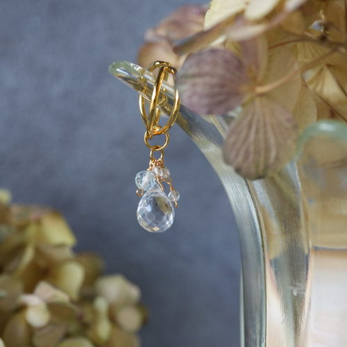 ドロップ水晶とアクアマリンのイヤーカフ｜雫 揺れる 透明感 ＊片耳用