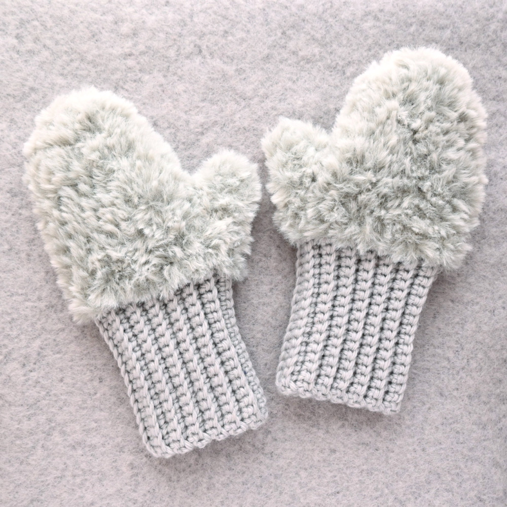 指先を出せるミトン♪ウール毛糸×ふわふわファー《ライトグレー》
