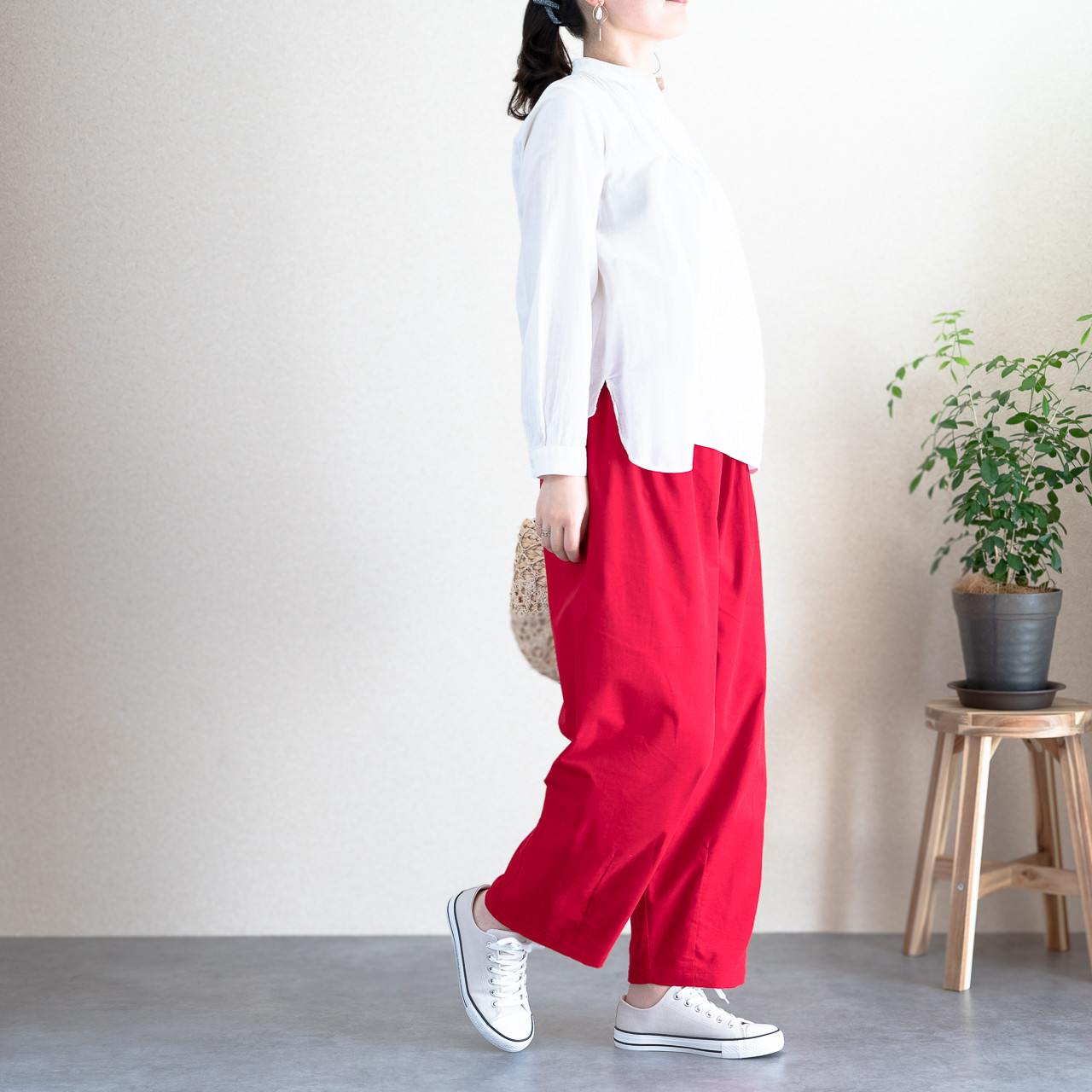 【即納／送無】春先まで着られる　コーデュロイ　ほどよくまるいコクーンパンツ　深みレッド　ゆったり美シルエット　パンツ