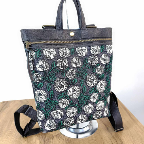 ミナペルホネン/2025rosyロージィーネイビ/牛革A4トートリュック牛革黒