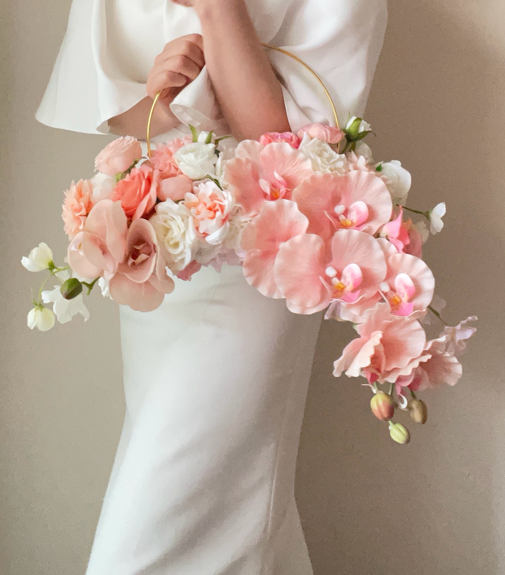 フープブーケ　リングブーケ　高級造花　アーティフィシャルフラワー　ブーケ　胡蝶蘭ブーケ