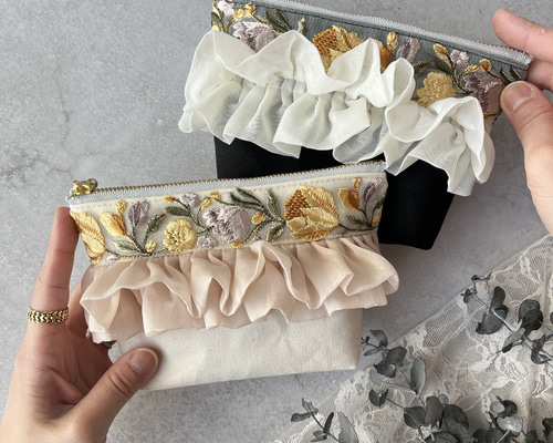 たっぷり内ポケットが嬉しい！インド刺繍リボンのマチ付きポーチ［16