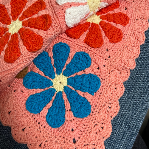 花モチーフレトロブランケット レトロフラワー 人気商品 カラフルひざ掛け モチーフブランケット