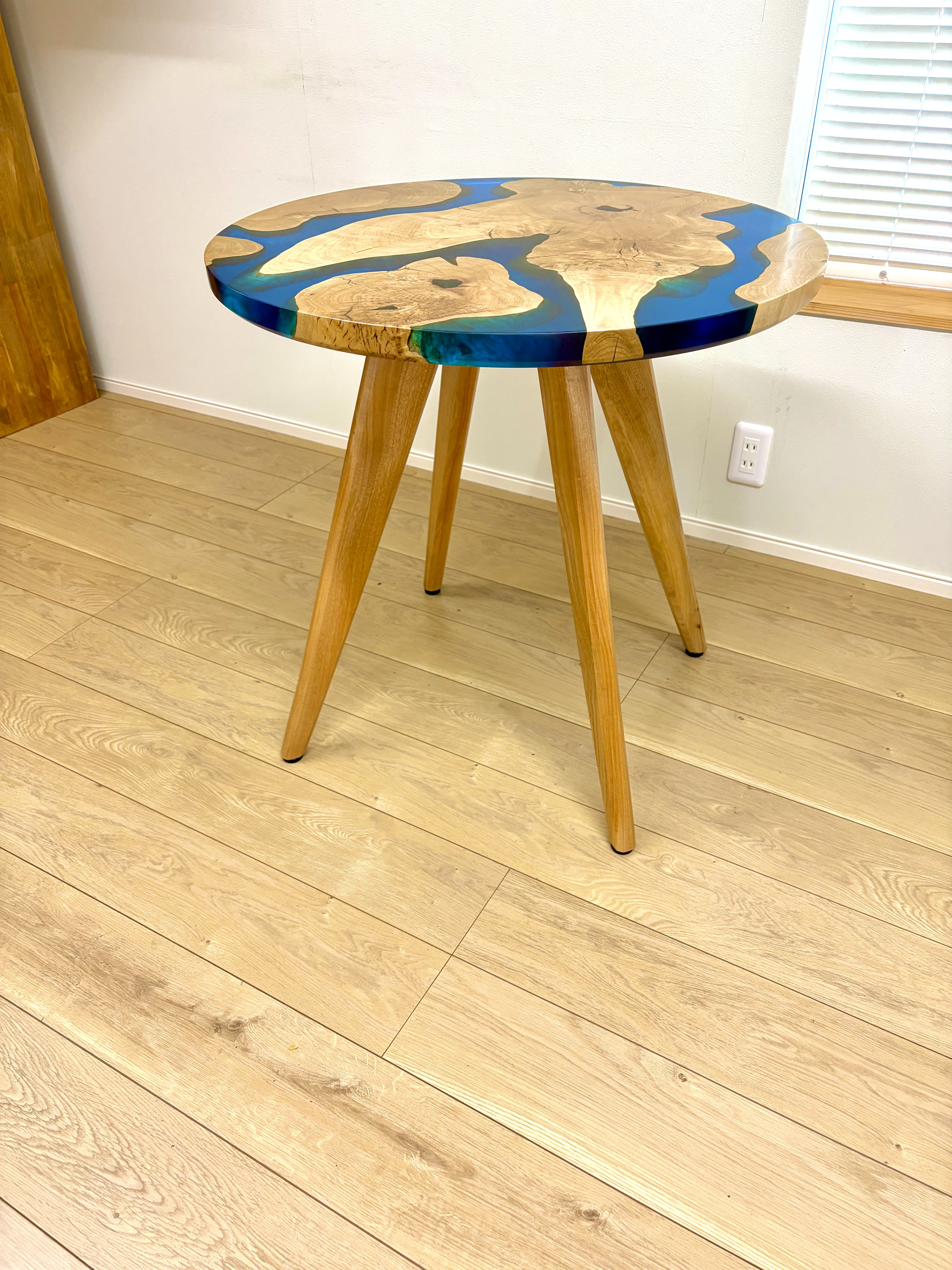 クリの切り株のレジンテーブル　70cm 2人サイズ