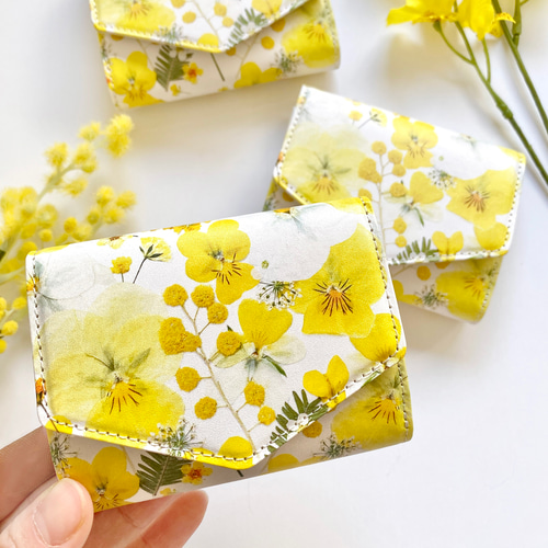 数量限定！『ミモザ＆菜の花＆ビオラ柄』押し花レザー・三つ折りレター