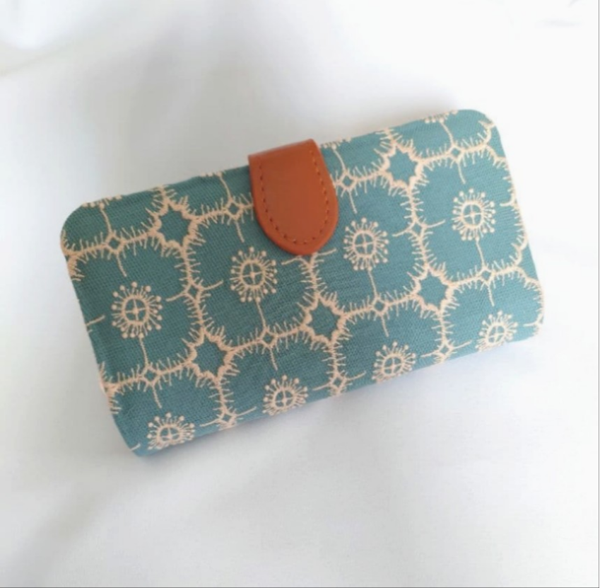 【受注製作】anemone ライトブルー×ピンク ベルト付き長財布 ミナペルホネン