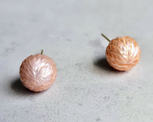 国産ドラゴンスケア淡水パール】11–12mm 一粒ピアス｜存在感のある大粒