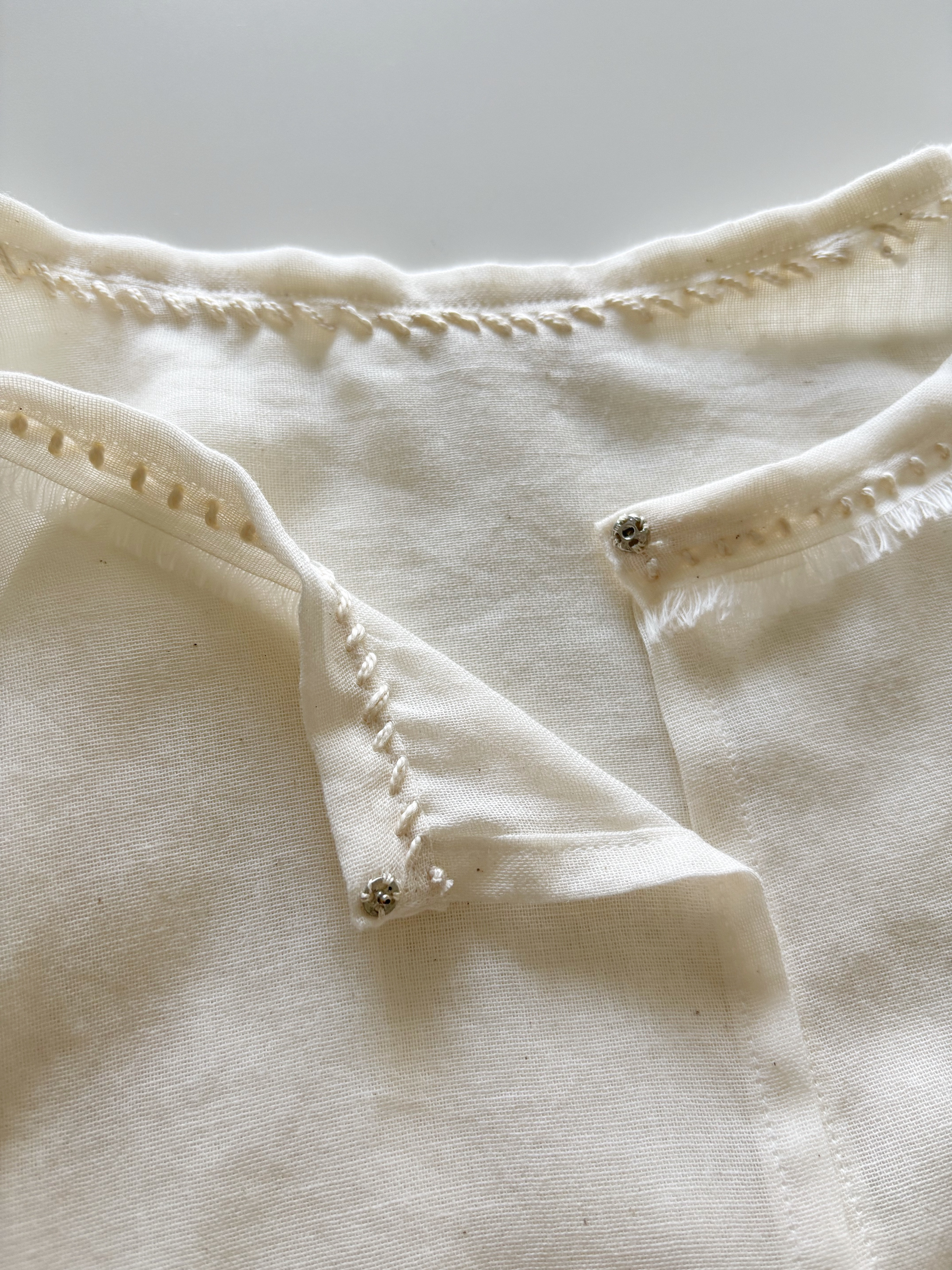 そよ風のブラウス｜手刺繍