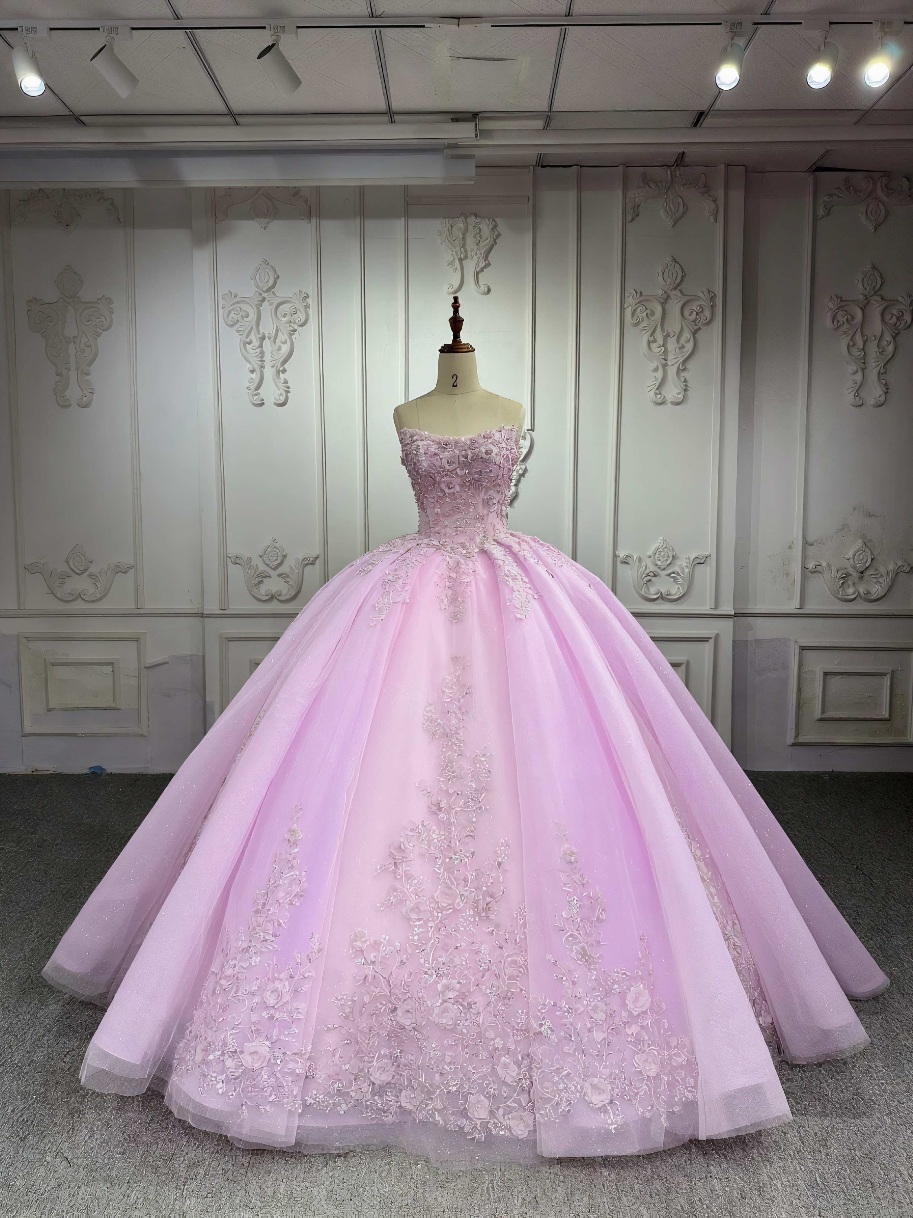 ひとめぼれ　可愛いピンク　カラードレス　トレーン　プリンセスラインお姫様　袖無し成人式卒業式　お花飾りローズ前撮り結婚式