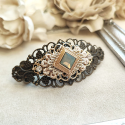 オパールグレー色カボションと透かしパーツのバレッタ 5枚目の画像