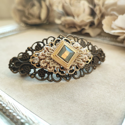 オパールグレー色カボションと透かしパーツのバレッタ 6枚目の画像