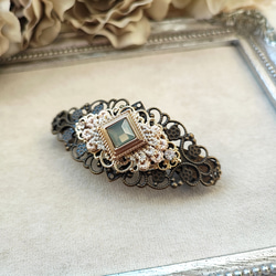 オパールグレー色カボションと透かしパーツのバレッタ 11枚目の画像