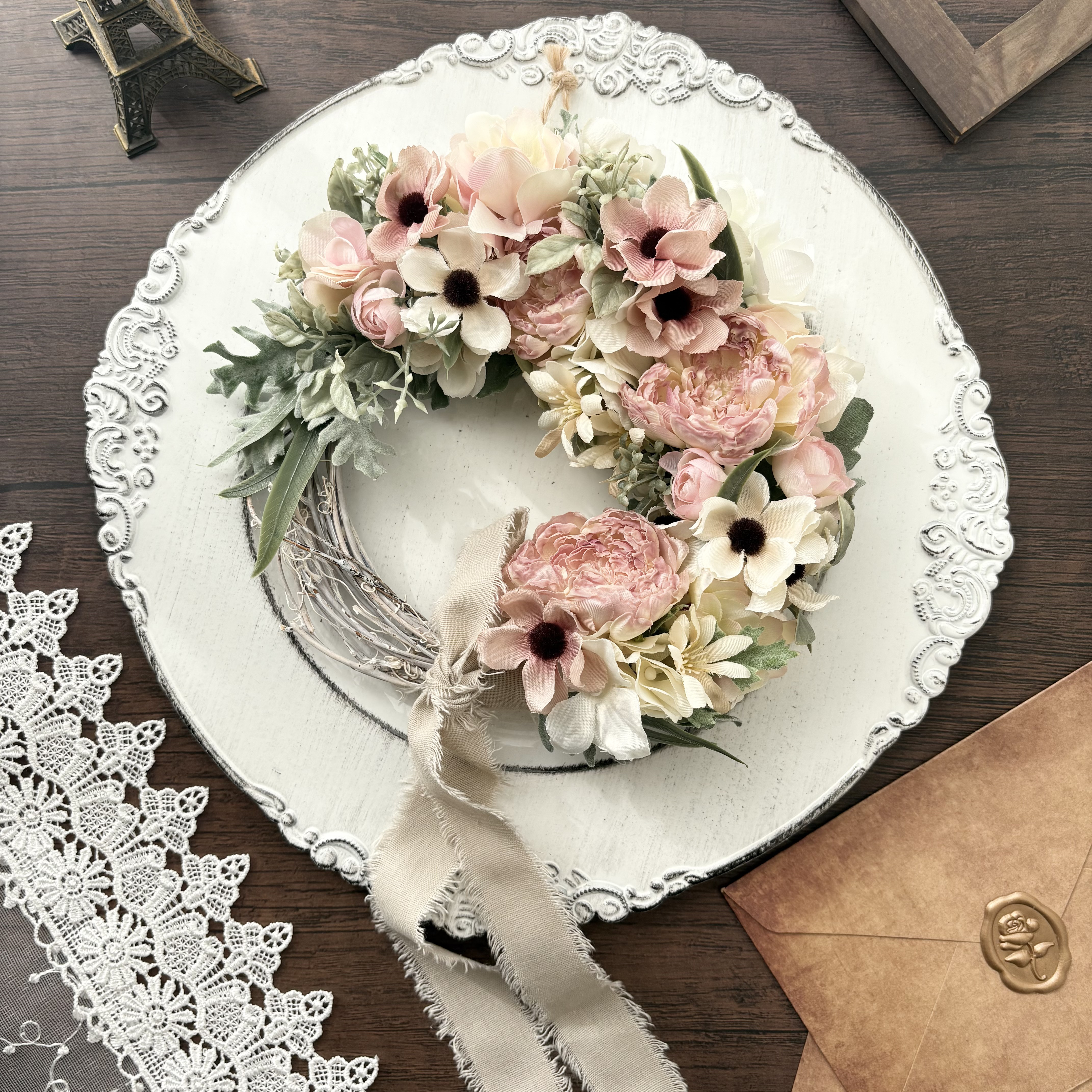 母の日・結婚祝いに＊くすみピンクのラナンキュラスとアネモネのハーフリース｜春のインテリア・アーティフィシャルフラワー