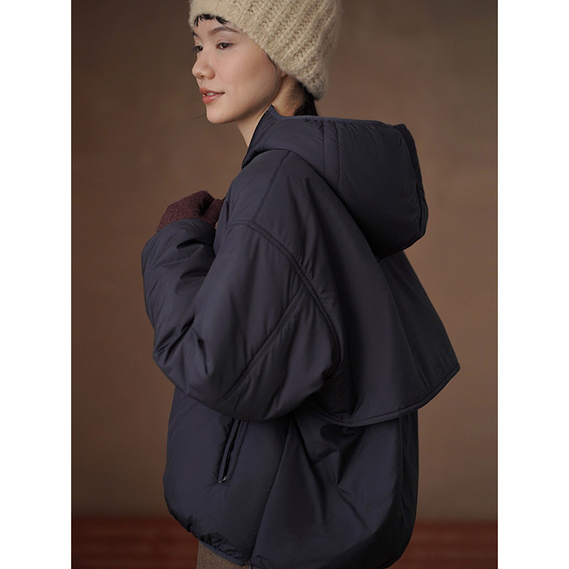 アウトドア派のこだわり 極寒にも対応する一体化フードのほっこり綿入れトップス#943