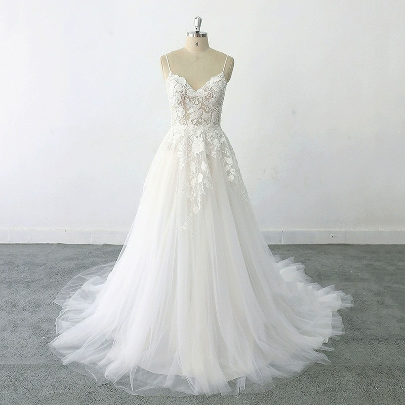 優雅 白 黒 薄青 レース ふわふわ ウェディングドレス 韓国風 結婚式 花嫁 披露宴 二次会 前撮り HL1434