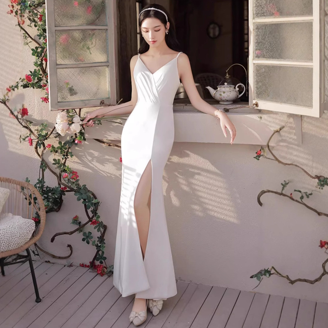 綺麗 白黒 サテン スリム ウェディングドレス シンプル 韓国風 パーティ花嫁 披露宴 二次会 前撮り HL1435