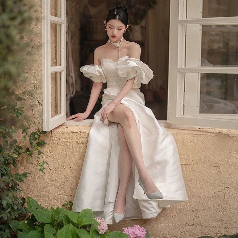 高級感 白黒 サテン オフショルダー ウェディングドレス シンプル 韓国風 花嫁 披露宴 二次会 前撮り HL1440