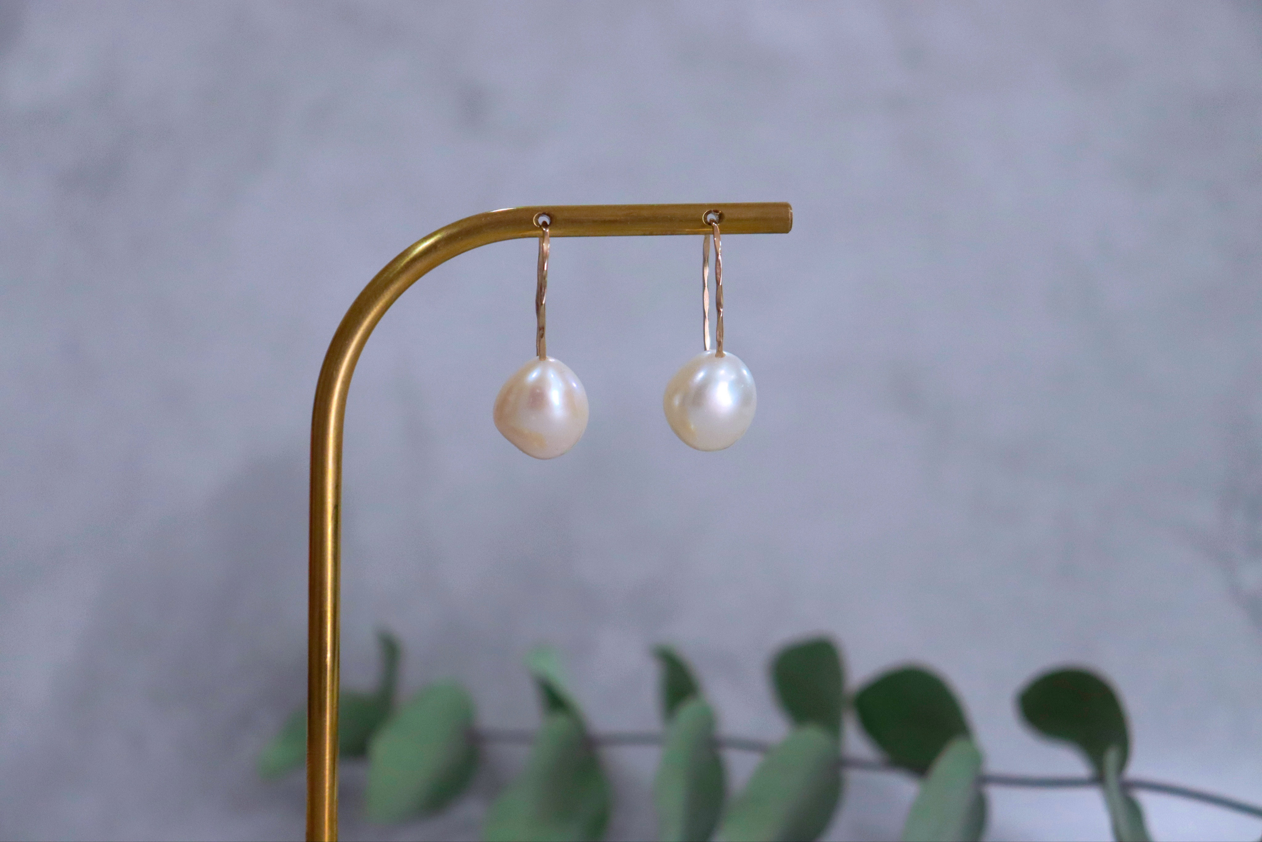 《選べる14kgf/k10YG》大粒淡水パールフックピアス〜belle larms