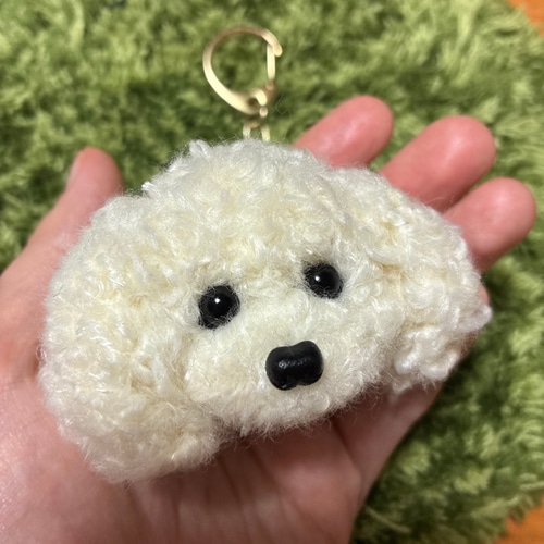 うるうるトイプードル 毛糸キーホルダー 白色 ホワイトカール毛